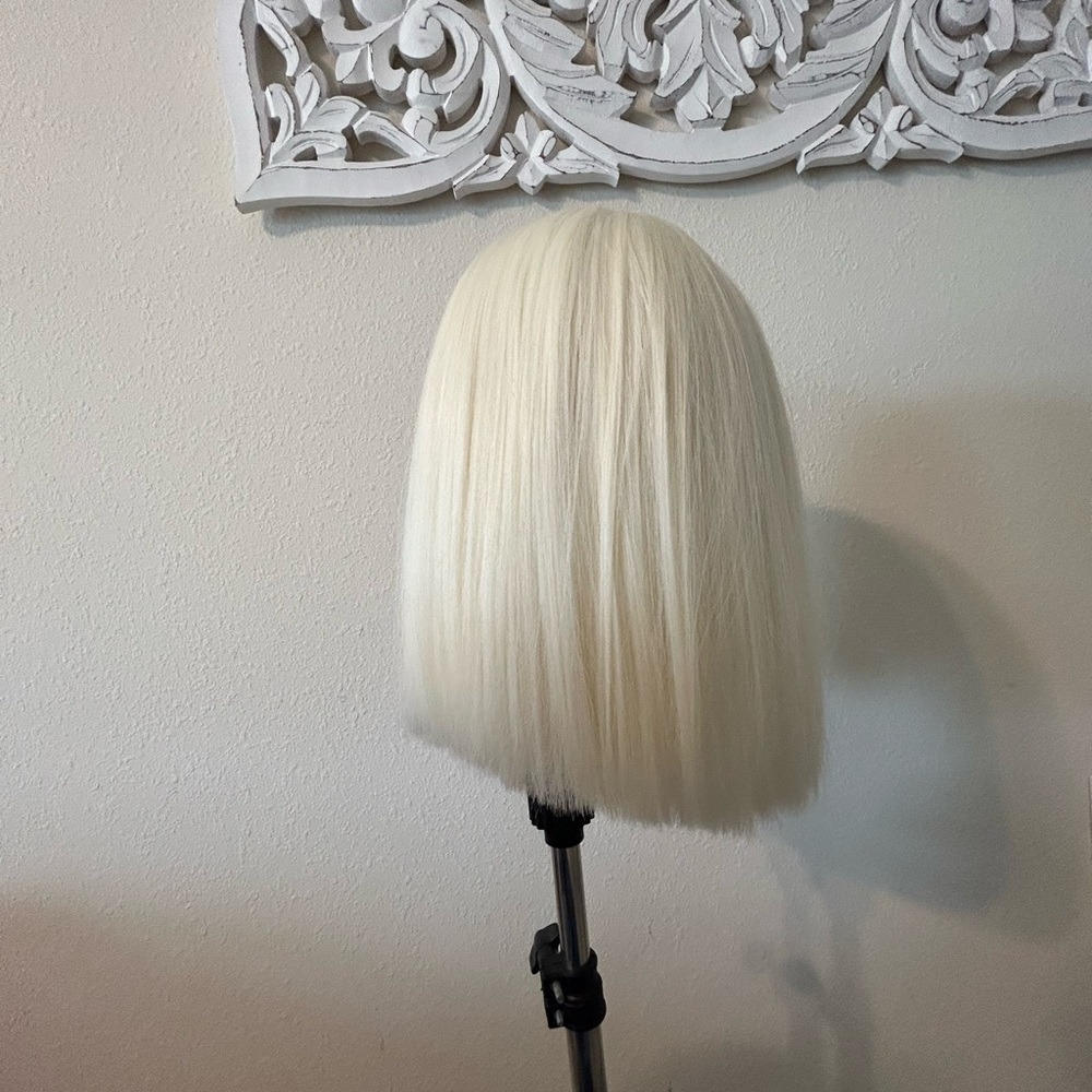 Wig - Picture 3 of 6